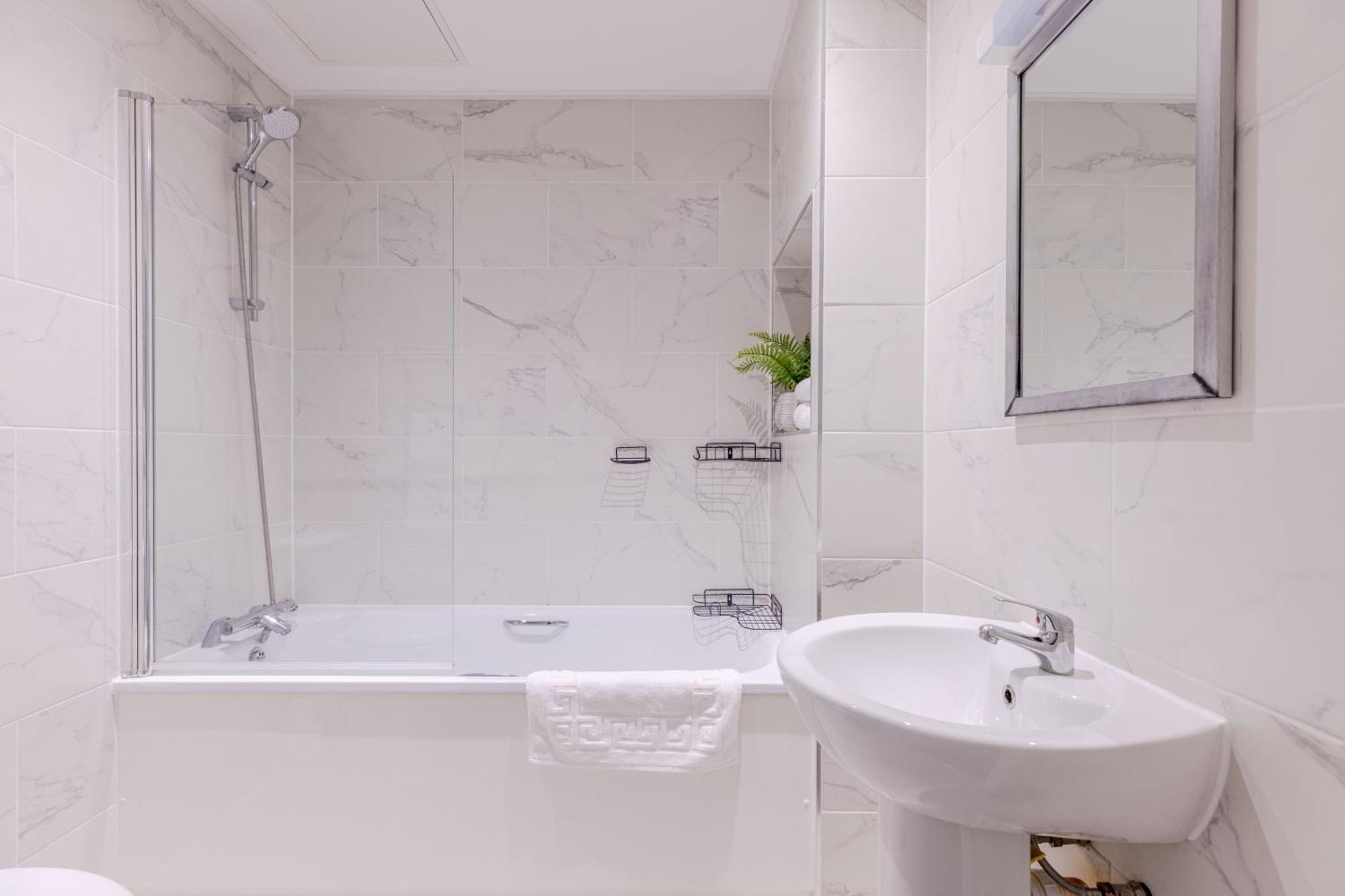 Vertigo Boutique Sleeps 4 London Kingston upon Thames  Extérieur photo